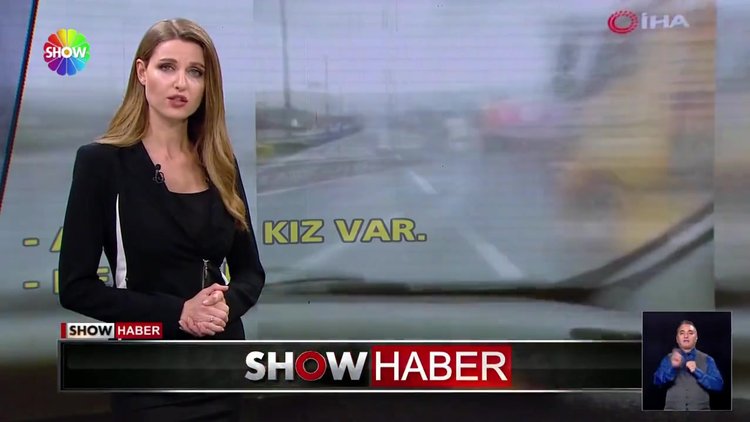 İki kamyon şoförü otomobili sıkıştırdı