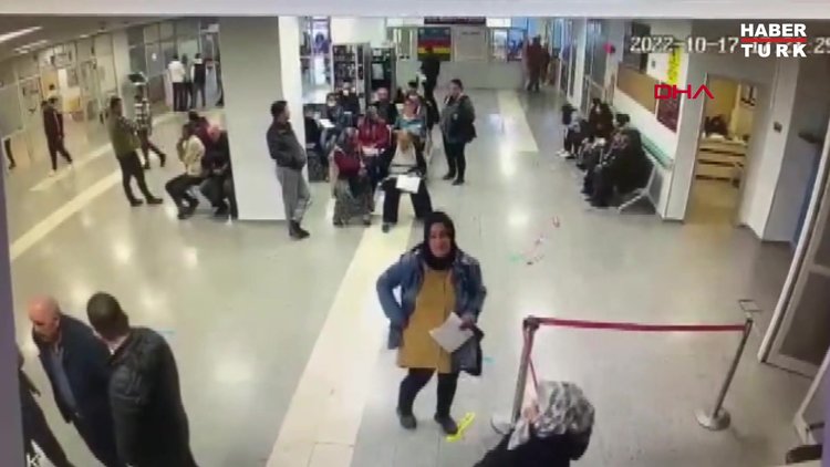 Hasta yakınlarının tıbbi sekreteri darp ettiği anlar kamerada