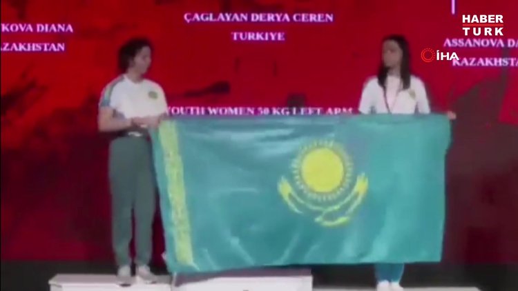Derya Ceren Çağlayan, Kazak sporculara Türk bayrağıyla cevap verdi