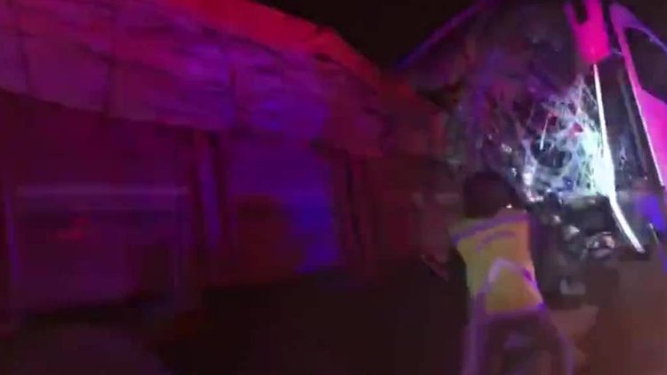 Amasya'da yolcu otobüsü ile TIR çarpıştı: Ölü ve yaralılar var