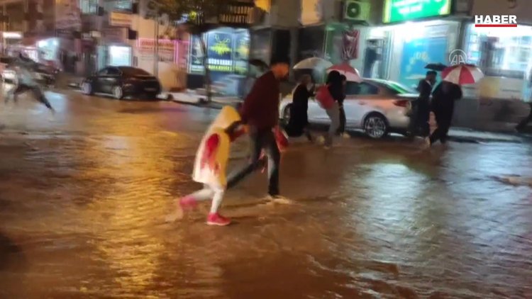 Sağanak hayatı olumsuz etkiledi