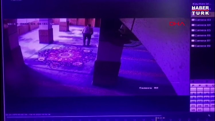 Namaz kılarken kalp krizinden öldü; o anlar kamerada