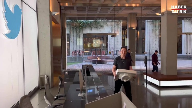 "Twitter Genel Merkezi'ne giriyoruz"