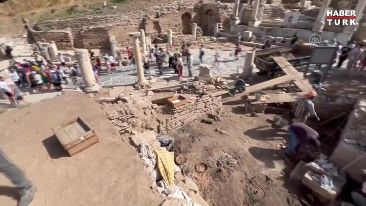 Efes Antik Kenti'nde son keşif Bizans Dönemine ait 1400 yıllık mahalle oldu