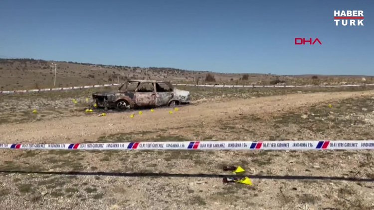 Afyon'da yanmış otomobilde 2 ceset bulundu