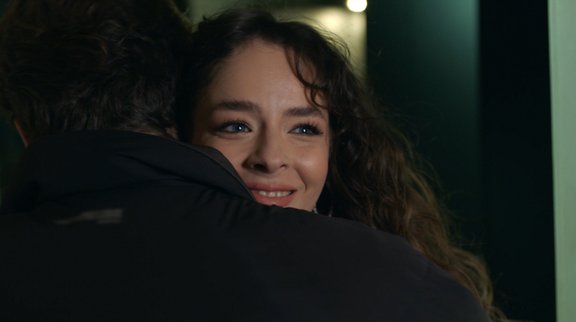 Kadir, Firuze'yi kurtarıyor!