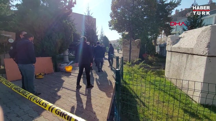 Bahçe duvarı inşaatında bulunan Roma dönemine ait lahit açıldı