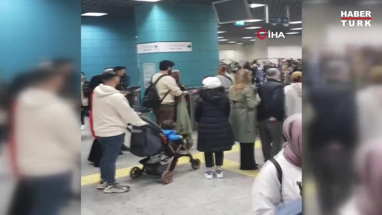 Üsküdar Marmaray'da seferler durduruldu, yolcular peronlardan dışarı çıktı