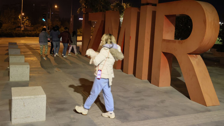 Son dakika: İzmir'de 4,9 büyüklüğünde deprem