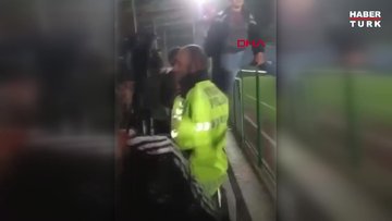 Amatör maçta tartışan taraftarları polis sakinleştirdi