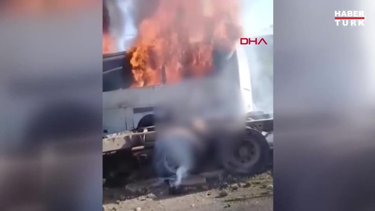 Feci kazada yanan otobüste alevler içinde kalan yolcunun atlama anı