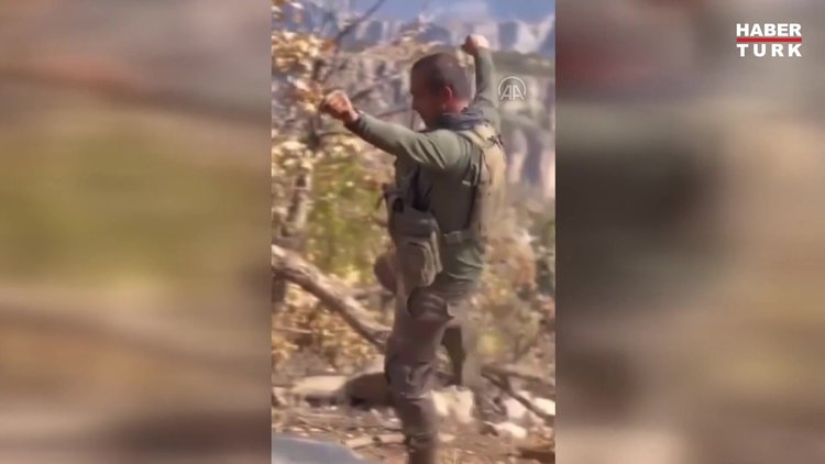 Şehit Astsubay Emre Sevinç'in zeybek oynarken çekilen görüntüsü sosyal medyada ilgi gördü