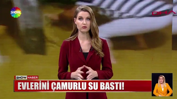 Evlerini çamurlu su bastı!