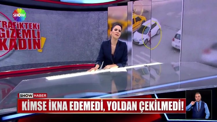 Trafikte duran kadın!