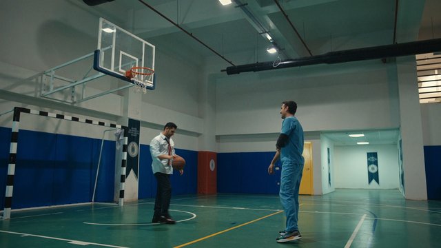 Barış ve Aras'ın keyifli basketbol maçı!