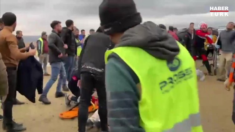 Cami inşaatının iskelesi çöktü