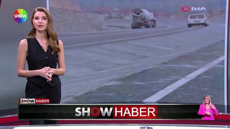 Beton mikseri yola devrildi