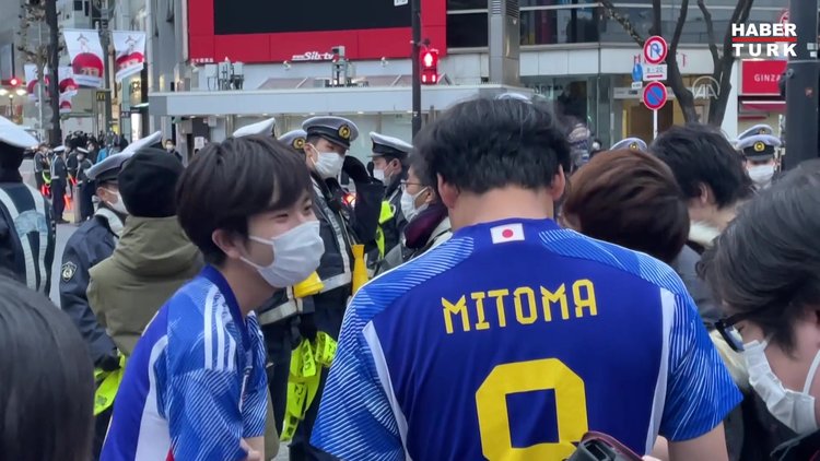 "Samurai Blue" Dünya Kupasında üst tura çıkınca Japonlar sevince boğuldu