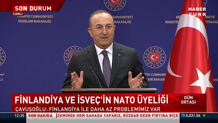 Bakan Çavuşoğlu'ndan Yunanistan'a tepki: Barış anlaşmalarını ihlal ediyor