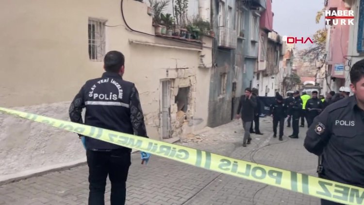 Freni boşalan kömür yüklü kamyonet çocuklara çarptı: 1 ölü, 2 yaralı