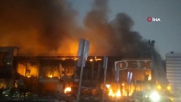 Rusya'da AVM'de yangın: 1 kişi hayatını kaybetti