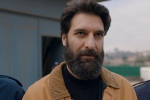 Servet kendini ateşe atıyor!