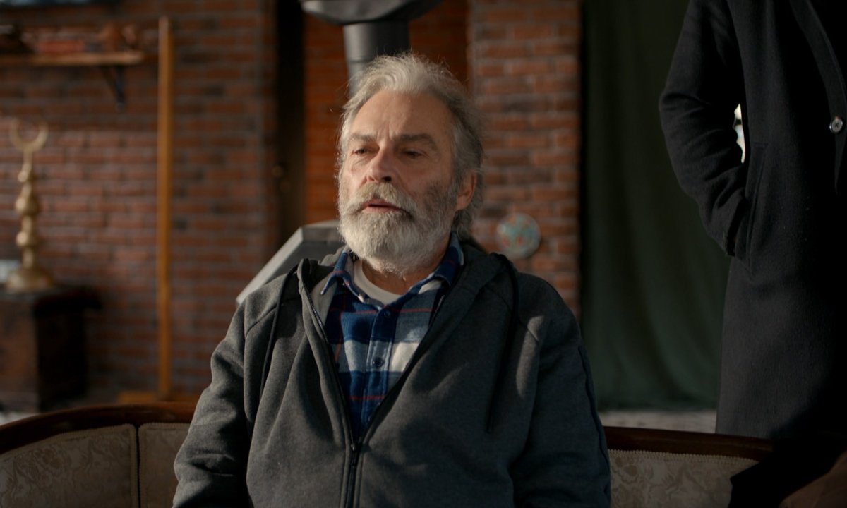 "Şu koltuk sevdası ne adamları mezara götürdü biliyor musun sen?"