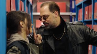 Kayıkhaneyi ziyaret eden Sadi ve Yaver’i kötü bir sürpriz beklemektedir.