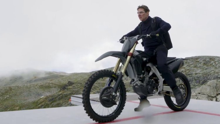 Tom Cruise kariyerinin en tehlikeli sahnesini çekti