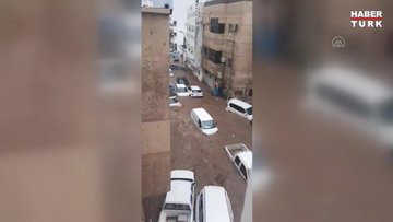 Suudi Arabistan'da aşırı yağışlar sel felaketine neden oldu