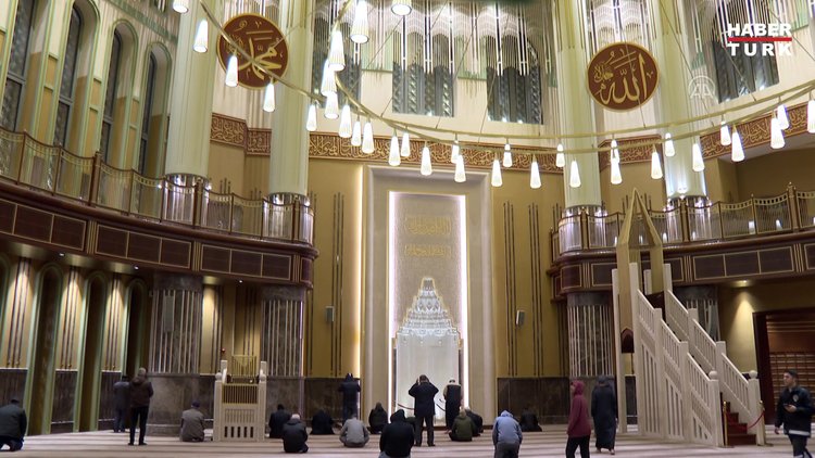 Taksim Camii Aşevi hizmete başladı
