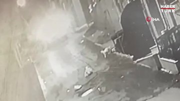İstanbul’da dehşet anları kamerada: Tek yumrukla komalık edip telefonunu gasp etti
