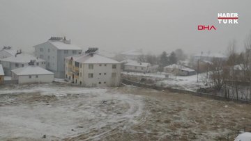Varto'da kar yağışını halay çekerek karşıladılar