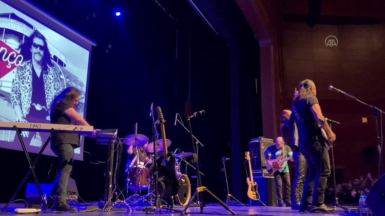 Barış Manço, Kurtalan Ekspresin Kadıköy'de verdiği konserle anıldı