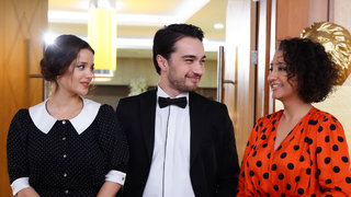 Setrak’tan yadigar kalan kolyenin, Alya’nın eline geçtiğini öğrenen Selma’nın kalbi bir kez daha kırılmıştır. 