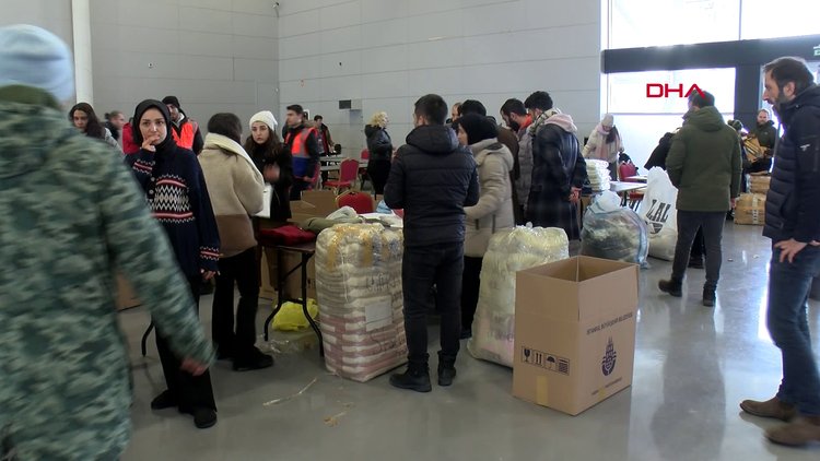 İBB, Yenikapı'da depremzedeler için yardım kampanyası başlattı