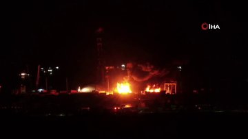 İskenderun'da limanda deprem sonrası başlayan yangın devam ediyor