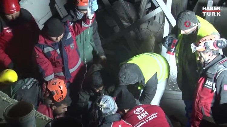 Cenazeleri almaya gelmişlerdi, son sesli çağrıda 72 saat sonra babayla kızını sağ buldular