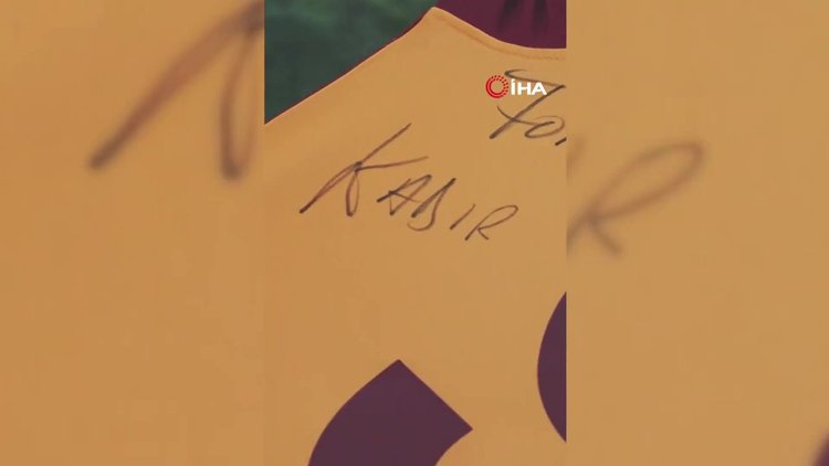 Icardi'den Kadir'e imzalı forma