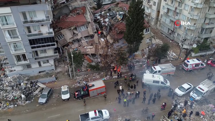 Hatay'da Yaşanan 6.4'lük Depremin Ardından Enkaz Alanı Günün Ilk ...