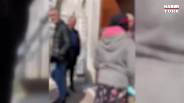 Gaziosmanpaşa'da depremzedeler için toplanan bağışı çalmaya çalışan şüpheli yakalndı