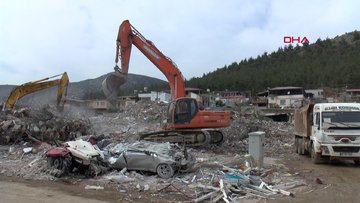 Gaziantep'in 2 ilçesinde kontrollü yıkım