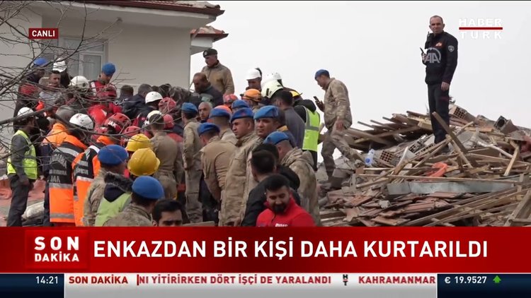 Malatya'da enkaz altında kalan genç kız kurtarıldı
