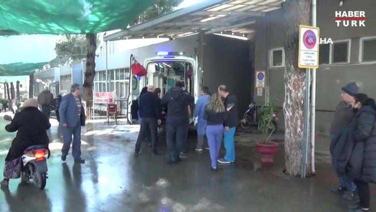 Kazada yaralılara müdahale eden sağlıkçılara otomobil çarptı: 1 ölü, 3 yaralı