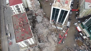 Kolonlarının kesildiği öne sürülen Galeria Sitesi’nin altındaki havuzun görüntüsü ortaya çıktı