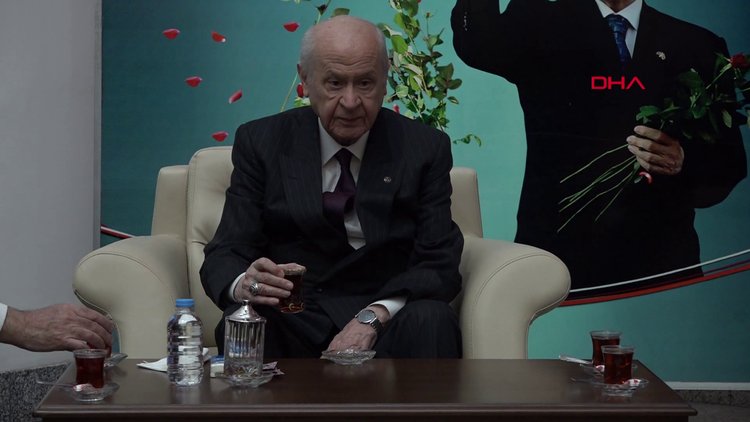 MHP lideri Bahçeli adaylık başvurusunu yaptı