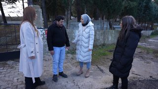 İshak Bey duygusal karmaşalar yaşadığı Muharrem Bey'in eşi Özlem Hanım ile duygusal bir yüzleşme yaşadı.