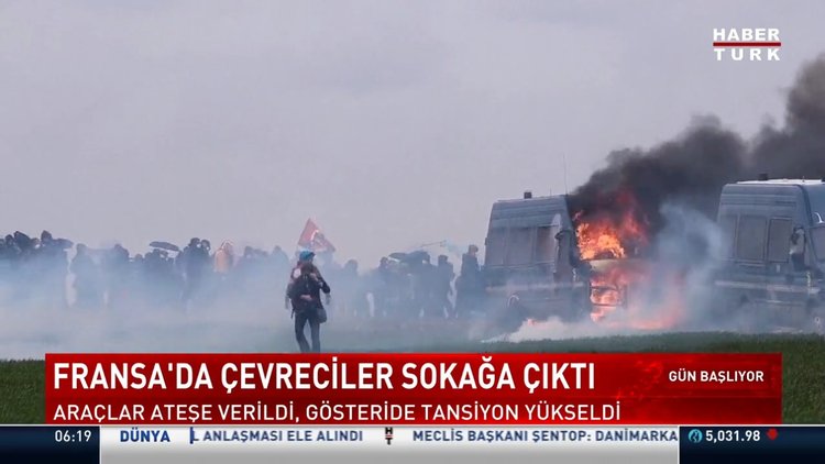 Fransa'da çevreciler sokağa çıktı