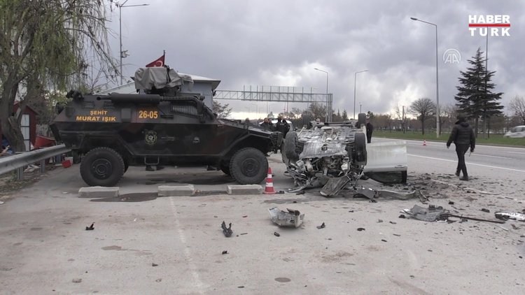 Eskişehir'de uygulama noktasındaki kazada 5i polis 6 kişi yaralandı!