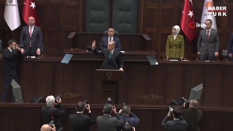 Cumhurbaşkanı Erdoğan: "Nisan ayından itibaren tüm abone gruplarında elektrikte yüzde 15 indirime gidiyoruz"